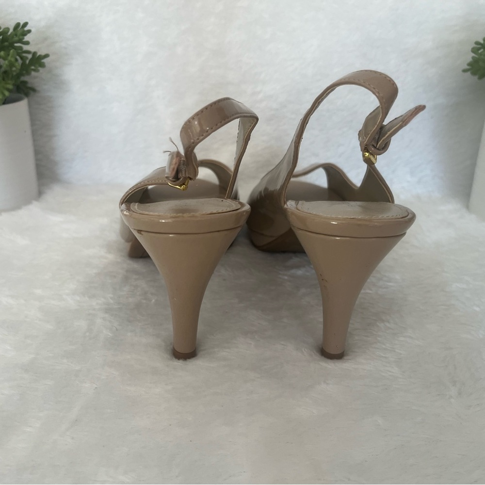 Tan 1 inch heels. - Picture 3 of 5